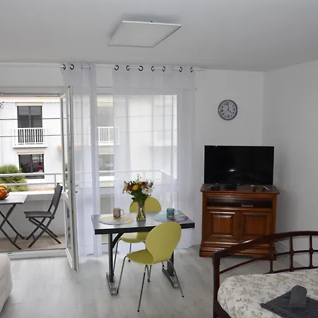 Les Grandes Roches - Et Balcon A Pied Ле-Сабль-д’Олон